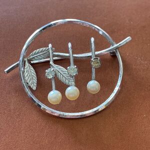 D’or  sterling silver brooch